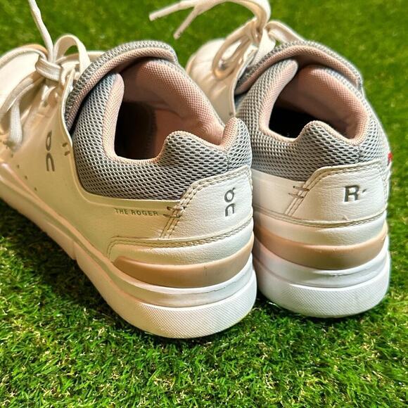 • On Running "The Roger" Sneakers 👟 - Picture 6 of 7